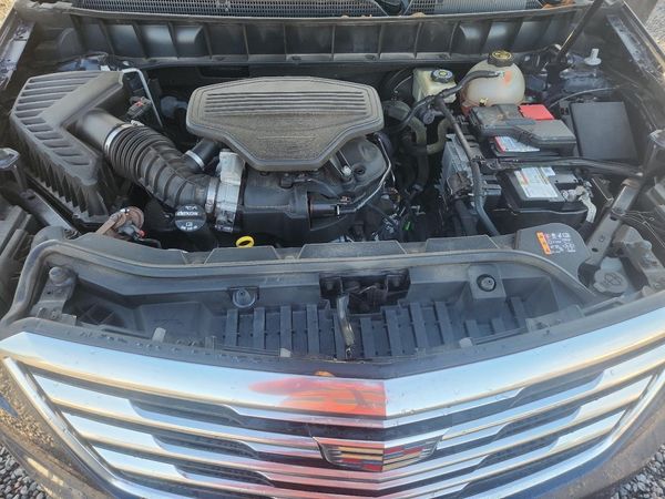 2018 CADILLAC XT5 Luxury — Engine bay