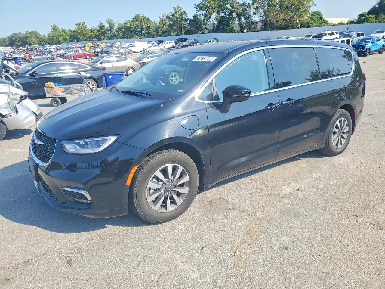 2024 CHRYSLER PACIFICA Select