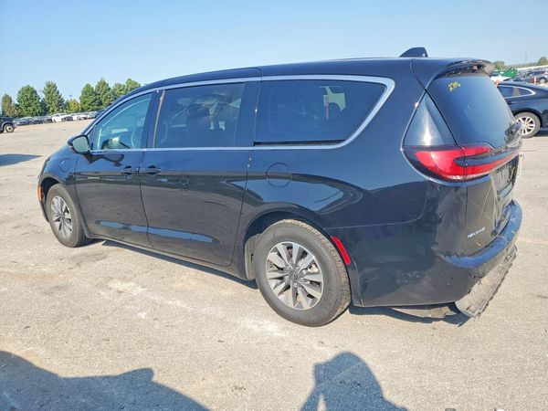 2024 CHRYSLER PACIFICA Select