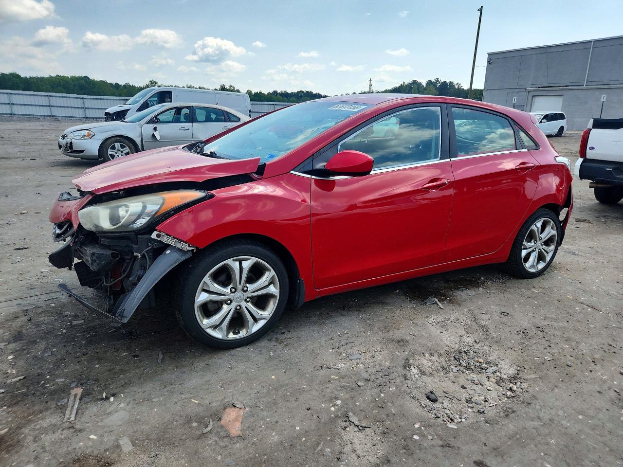 2013 HYUNDAI ELANTRA — Front 3/4