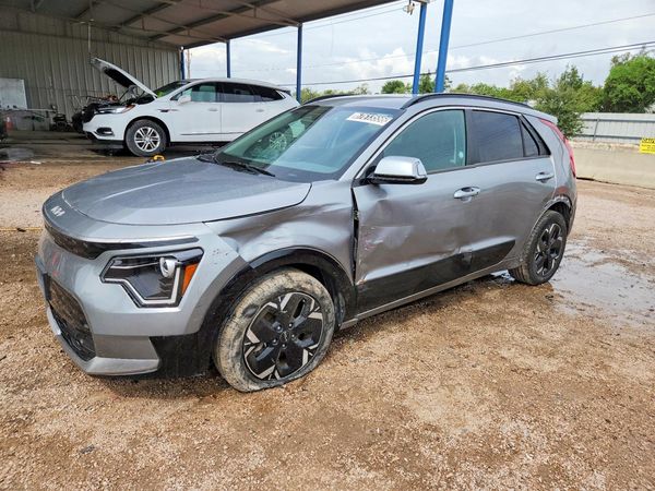 2023 KIA NIRO Wind — Front 3/4