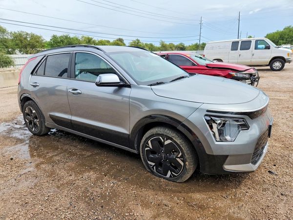 2023 KIA NIRO Wind — Passenger 3/4