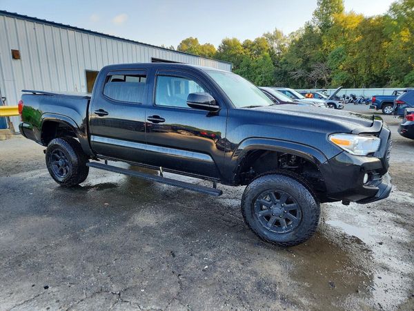 2020 TOYOTA TACOMA SR5