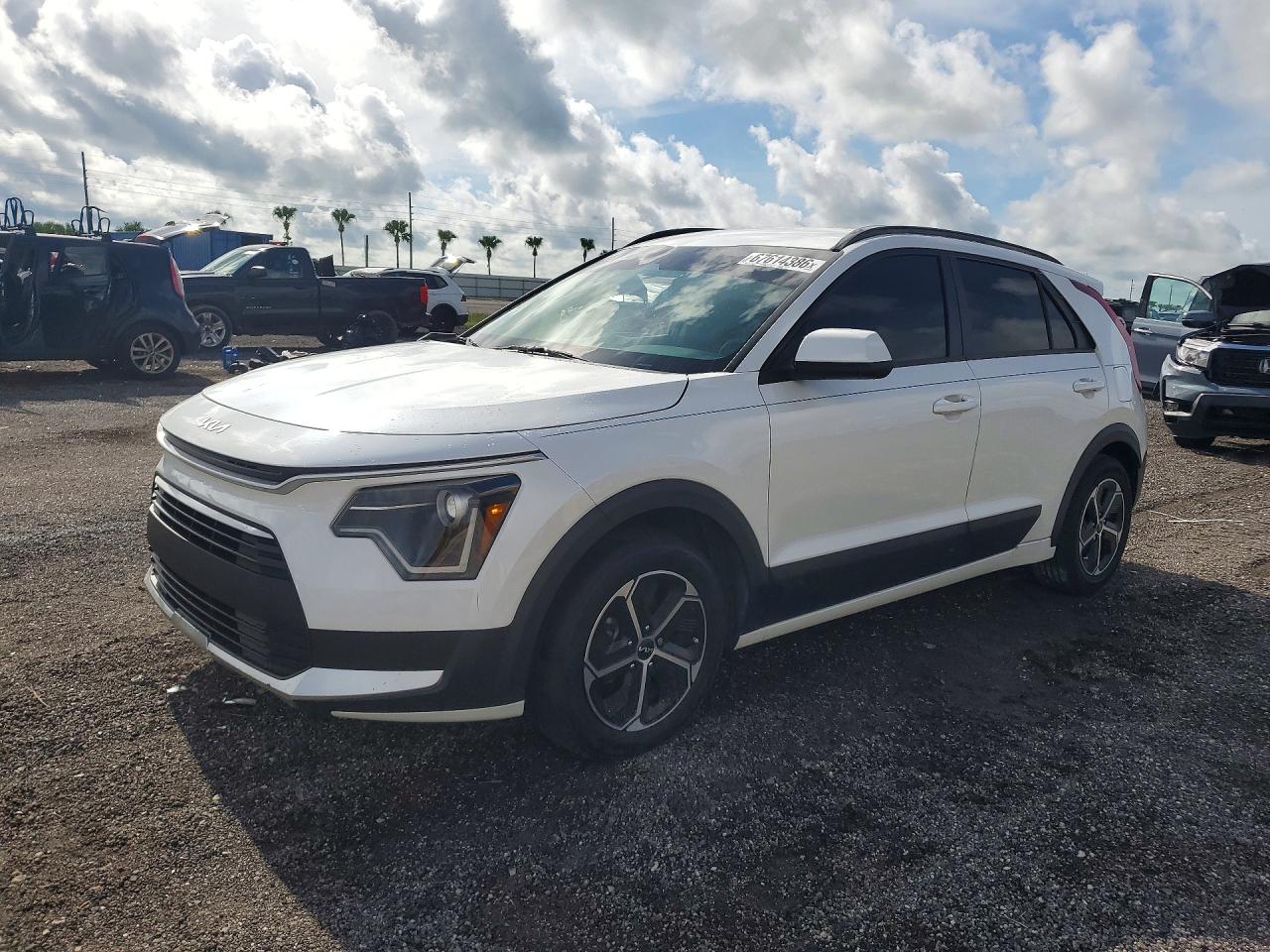 2023 KIA NIRO