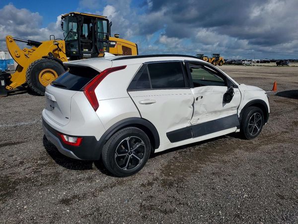 2023 KIA NIRO