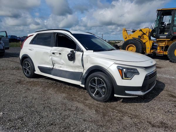 2023 KIA NIRO