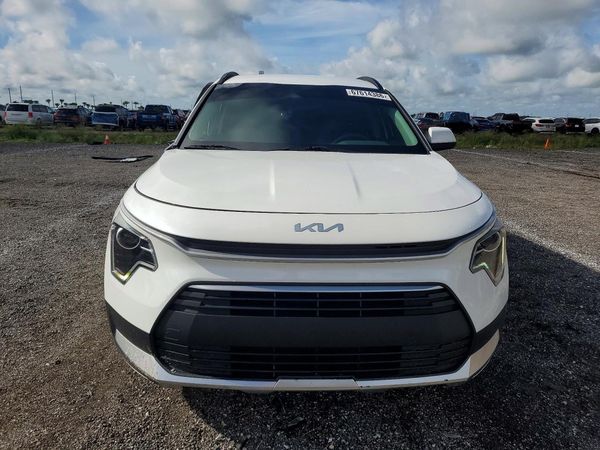 2023 KIA NIRO