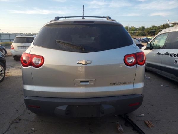 2012 CHEVROLET TRAVERSE LS