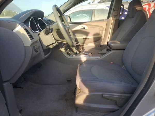2012 CHEVROLET TRAVERSE LS