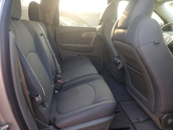2012 CHEVROLET TRAVERSE LS