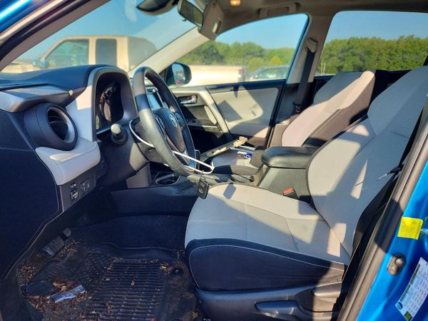 2017 TOYOTA RAV4 XLE