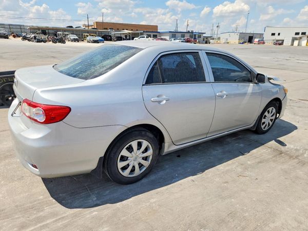 2013 TOYOTA COROLLA