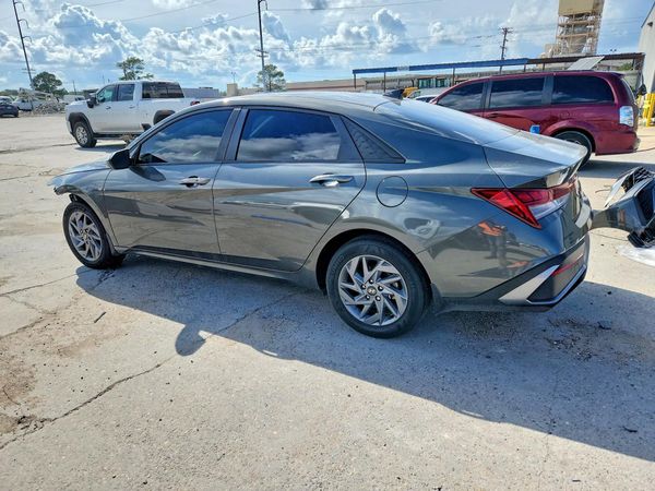 2024 HYUNDAI ELANTRA Blue