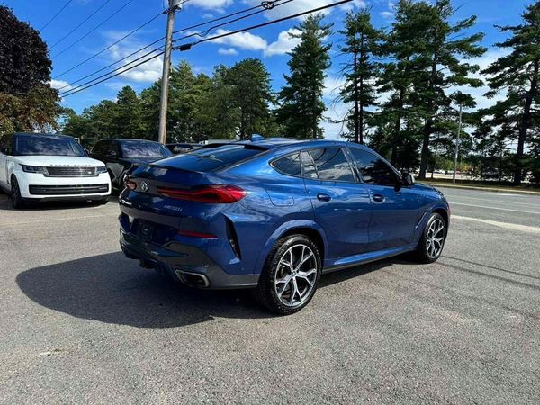 2021 BMW X6 M50i