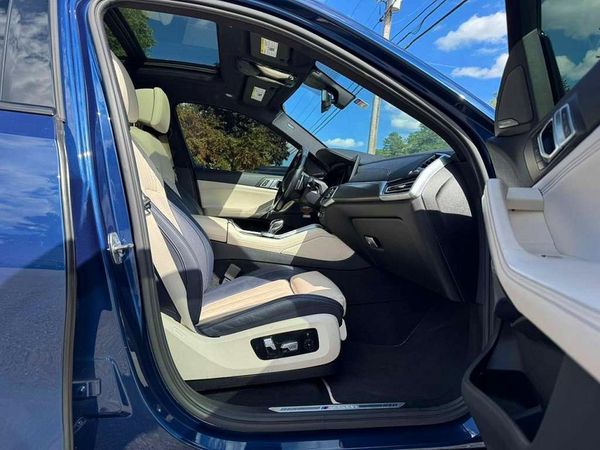 2021 BMW X6 M50i