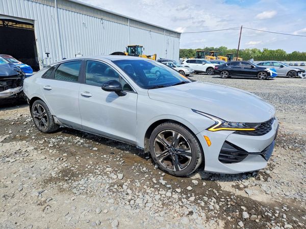 2022 KIA K5