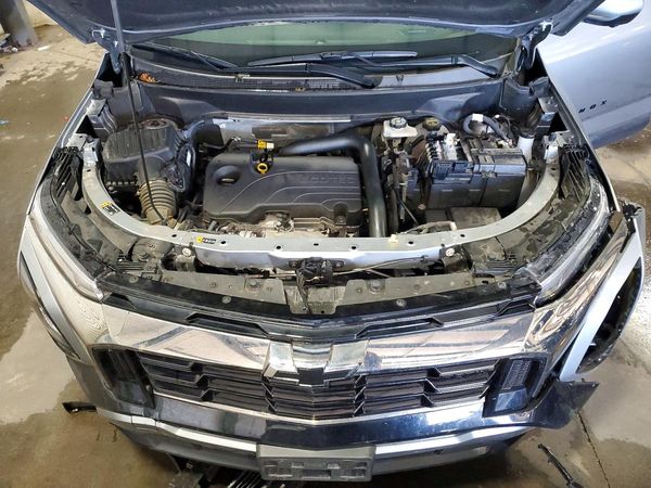 2025 CHEVROLET EQUINOX Active — Engine bay