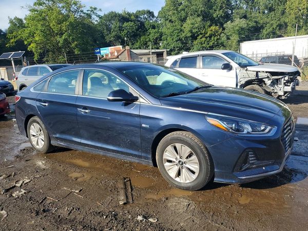 2018 HYUNDAI SONATA SE (HEV) — Passenger 3/4