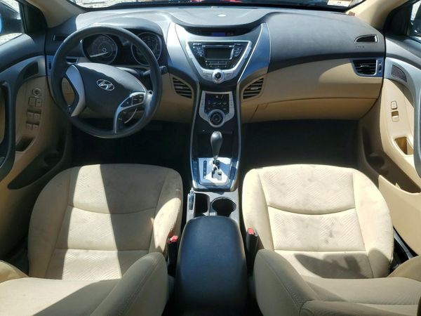 2012 HYUNDAI ELANTRA