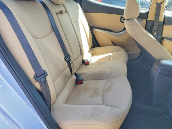 2012 HYUNDAI ELANTRA