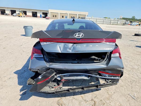 2024 HYUNDAI ELANTRA