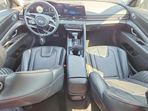 2024 HYUNDAI ELANTRA