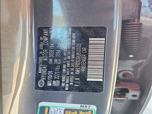 2024 HYUNDAI ELANTRA