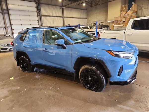 2022 TOYOTA RAV4 — Passenger 3/4