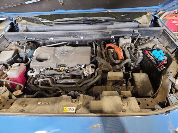 2022 TOYOTA RAV4 — Engine bay