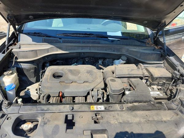 2018 HYUNDAI SANTA FE — Engine bay