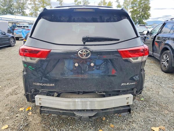 2018 TOYOTA HIGHLANDER SE/XLE