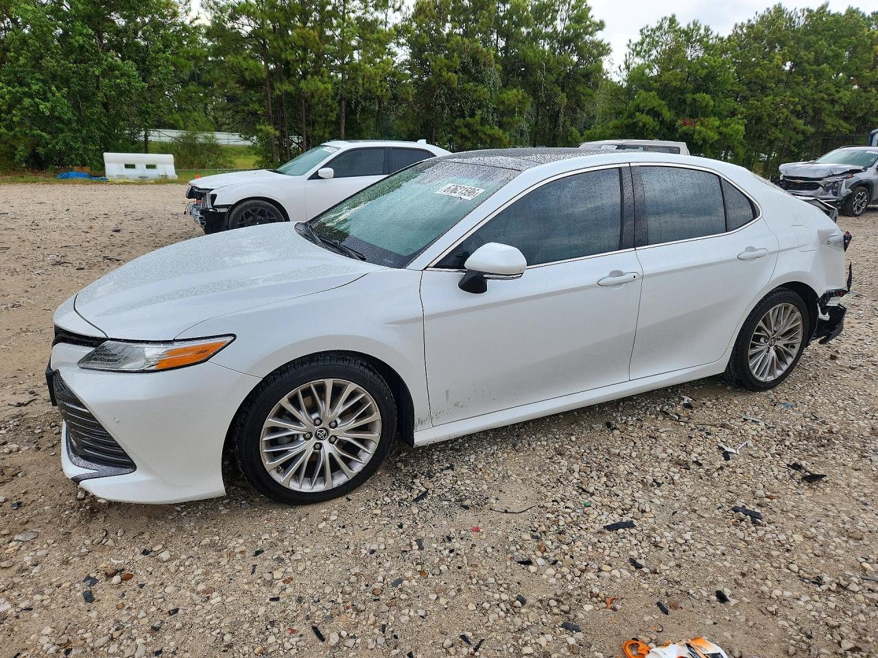 2018 TOYOTA CAMRY L/LE/SE/XLE — Front 3/4