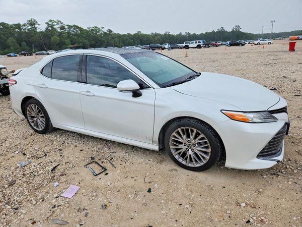 2018 TOYOTA CAMRY L/LE/SE/XLE — Passenger 3/4