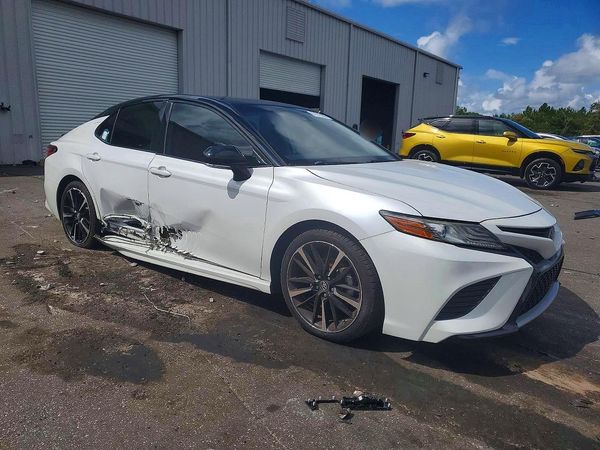 2019 TOYOTA CAMRY