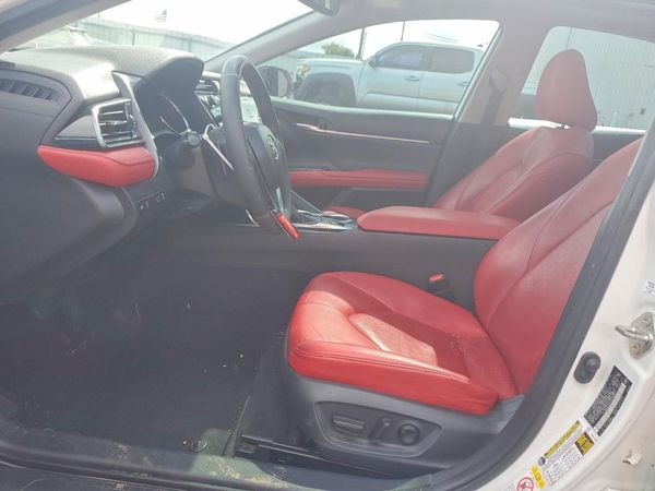 2019 TOYOTA CAMRY