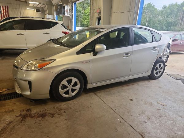 2014 TOYOTA PRIUS