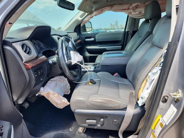 2016 TOYOTA TUNDRA Limited