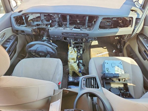 2016 KIA SEDONA