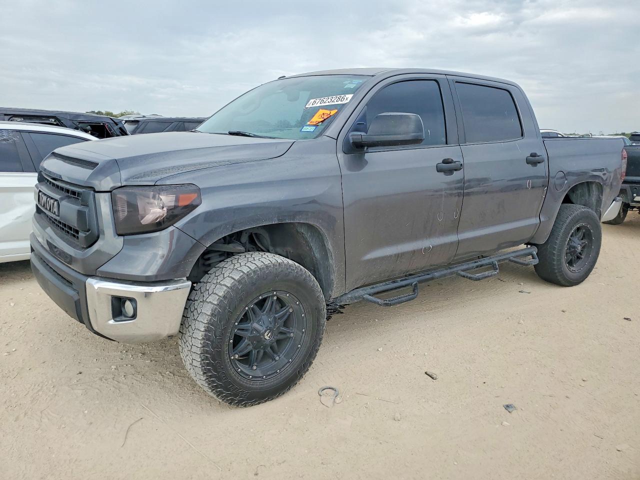 2016 TOYOTA TUNDRA