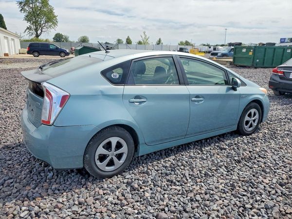 2013 TOYOTA PRIUS