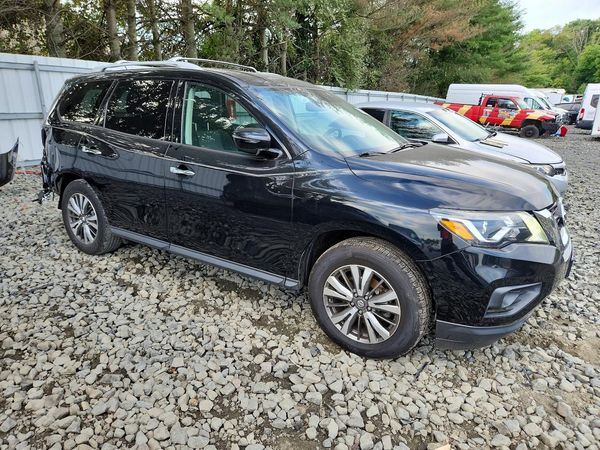 2018 NISSAN PATHFINDER — Passenger 3/4