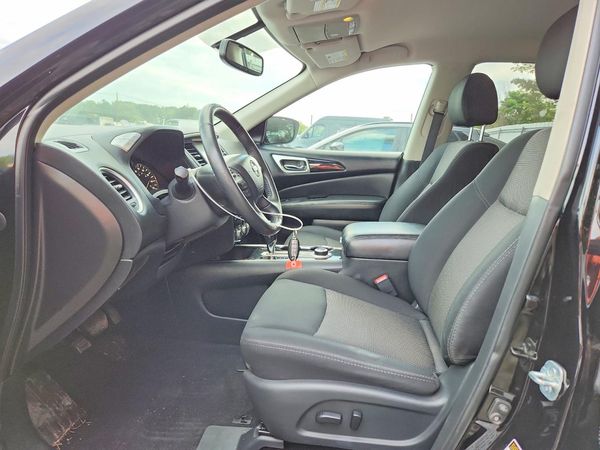 2018 NISSAN PATHFINDER — DENT