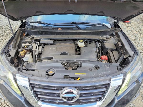 2018 NISSAN PATHFINDER — Engine bay