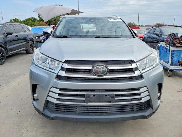 2018 TOYOTA HIGHLANDER