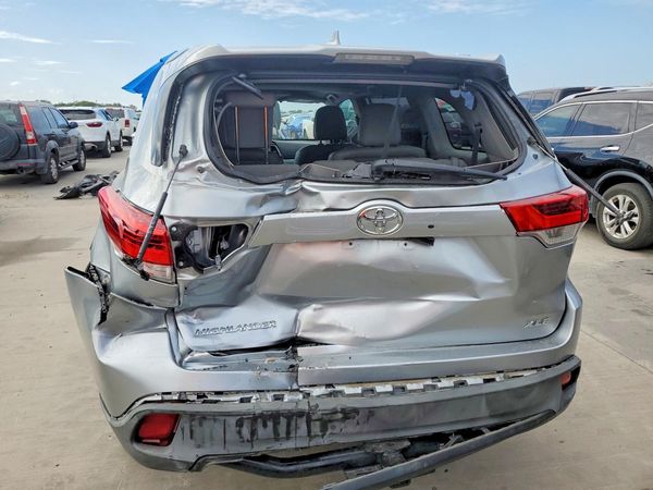 2018 TOYOTA HIGHLANDER