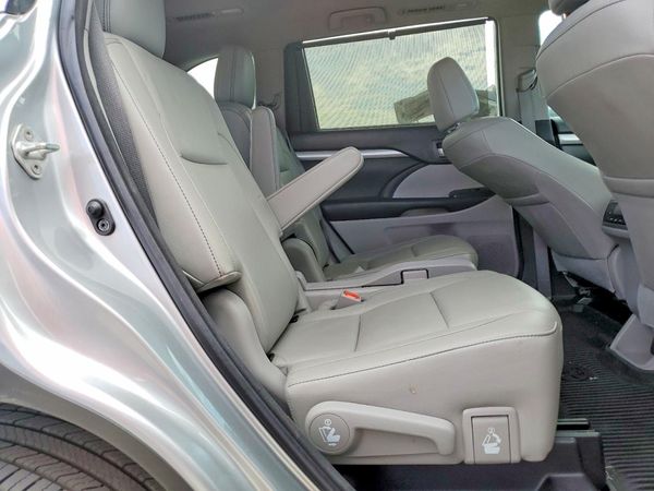 2018 TOYOTA HIGHLANDER