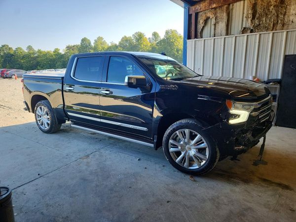 2023 CHEVROLET SILVERADO High Country — Passenger 3/4