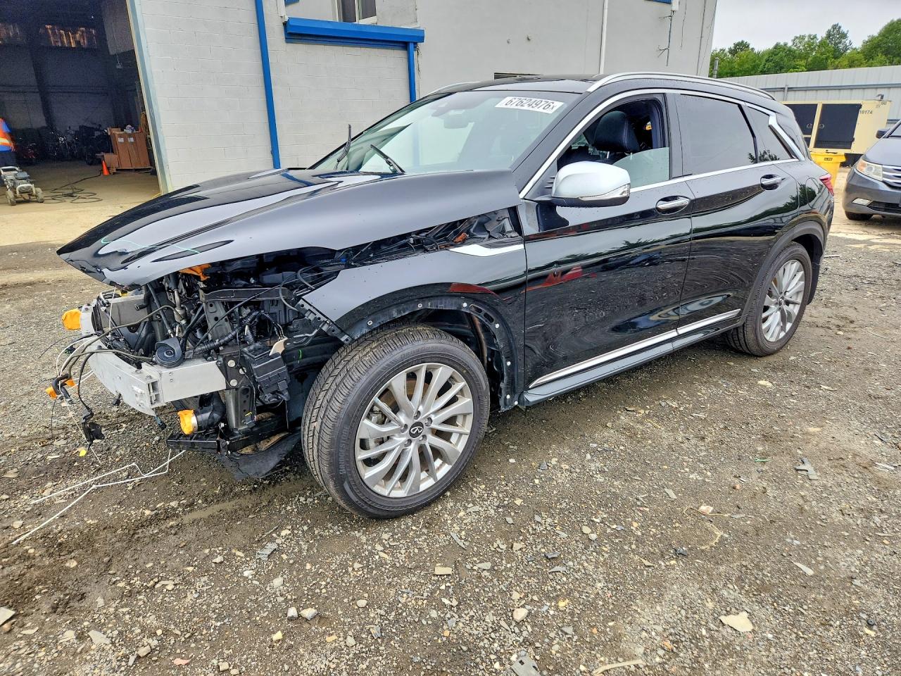 2023 INFINITI QX50 Luxe — Front 3/4