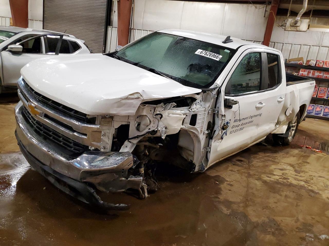 2019 CHEVROLET SILVERADO LT — Front 3/4