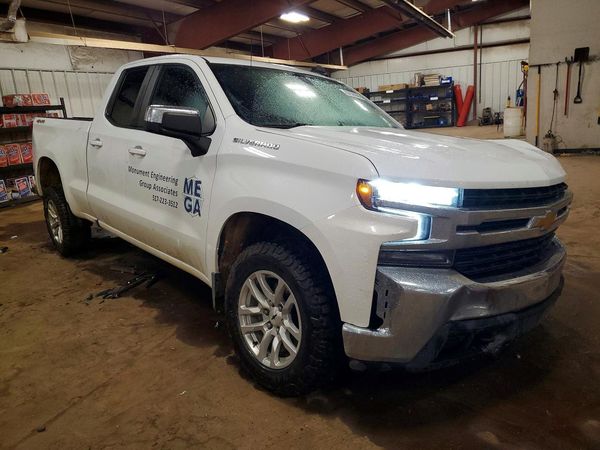2019 CHEVROLET SILVERADO LT — Passenger 3/4